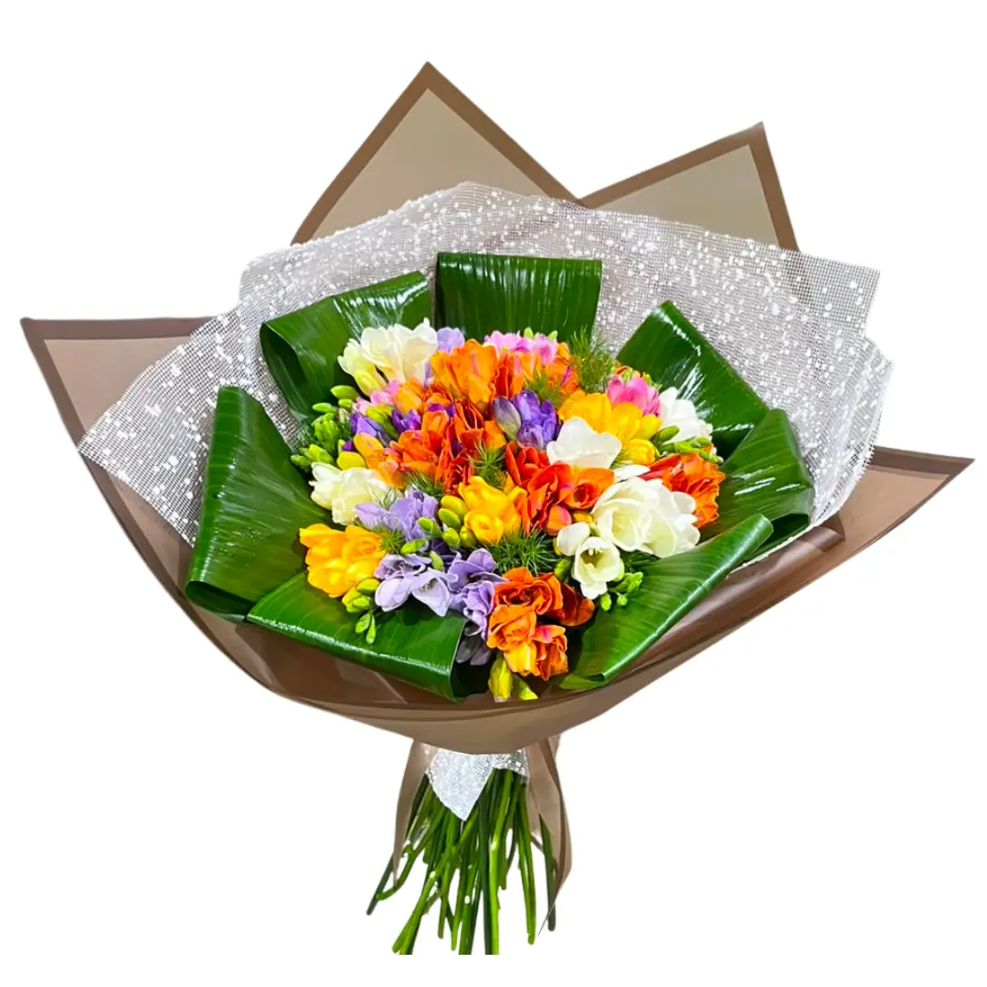 Ramo de flores fresias multicolor con papel coreano
